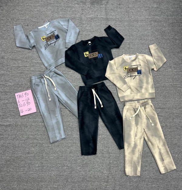 High Quality Up and Down Casual or Semi-Casual sets for men and women With Mix colors